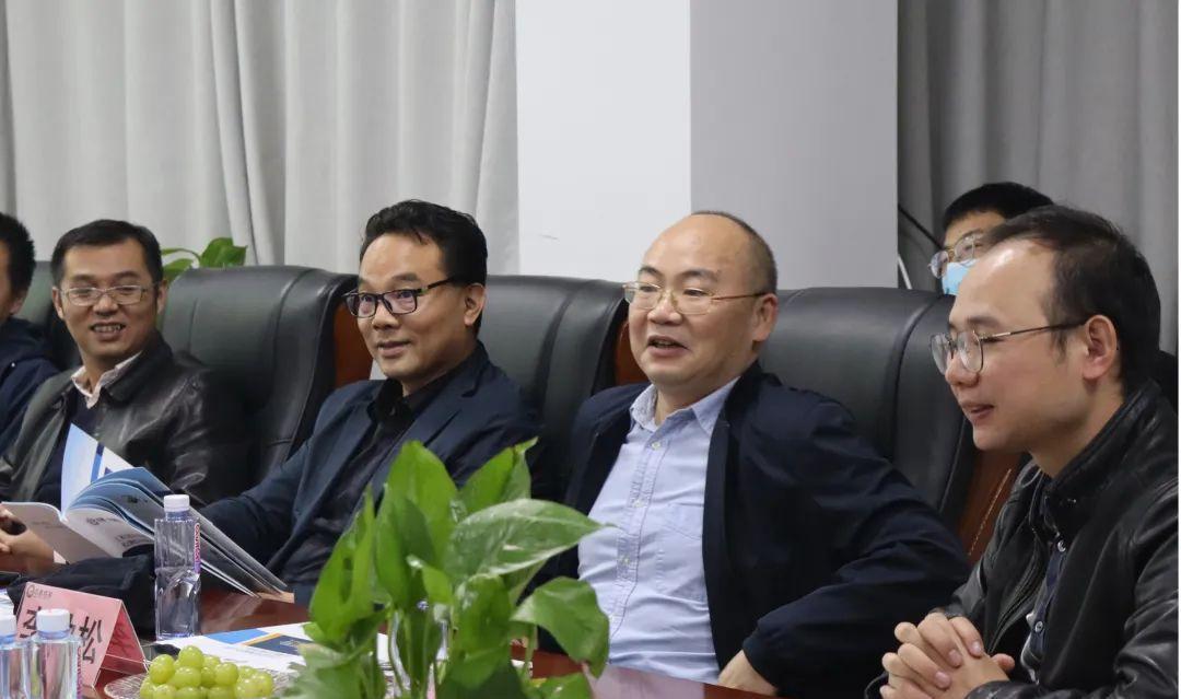 了解企業(yè)發(fā)展，傾聽(tīng)校友心聲 | 湖南大學(xué)校友總會(huì)李勁松秘書長(zhǎng)一行蒞臨公司調(diào)研指導(dǎo)